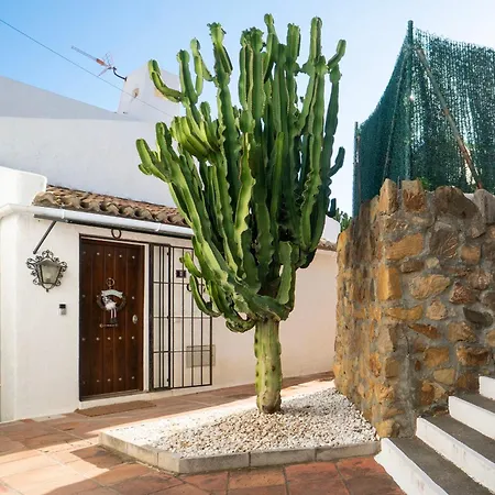 Beachhouse Galore エステポナ