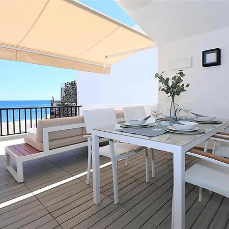 Beachhouse Galore * אסטפונה